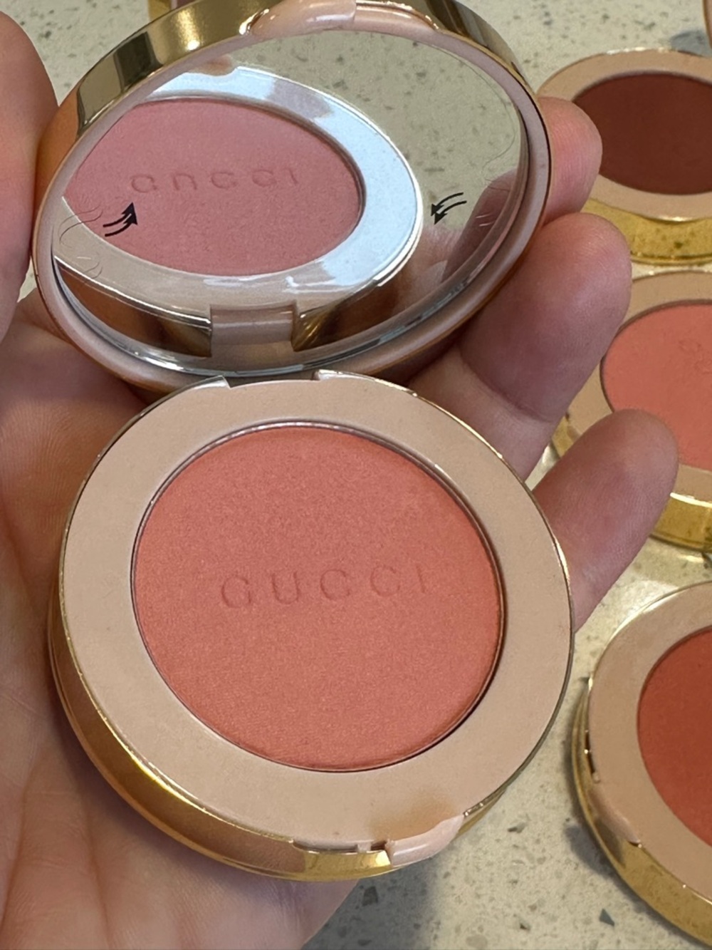 Gucci blush - 04 Coral